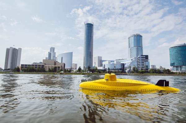 В центре Екатеринбурга всплыла желтая подводная лодка!